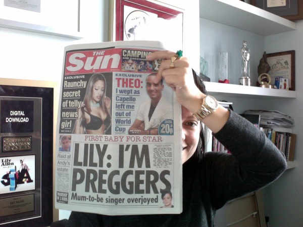 Lily Allen holding newspaper, twitter